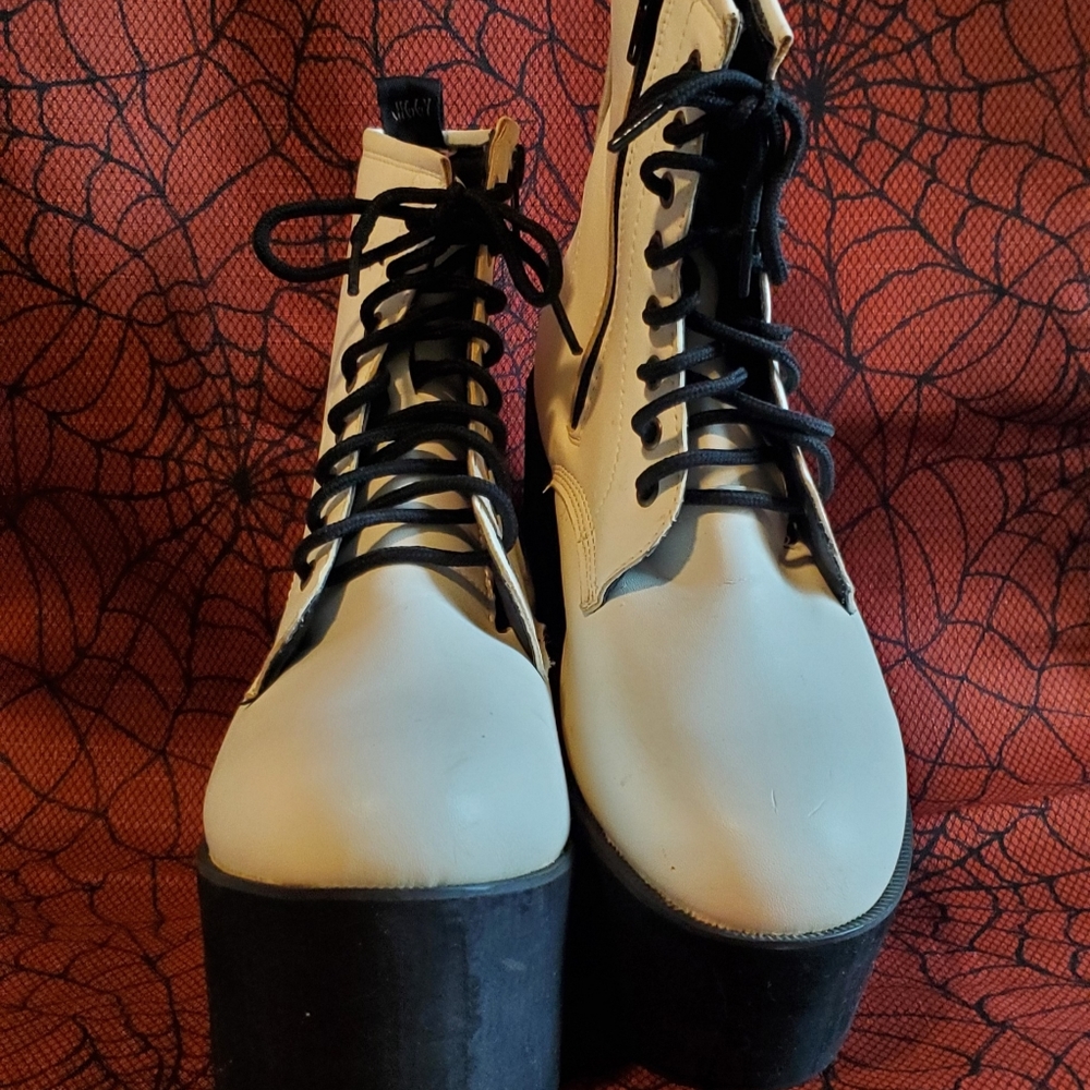 ⭐SOLD⭐ Platform Boots - JIGGY
